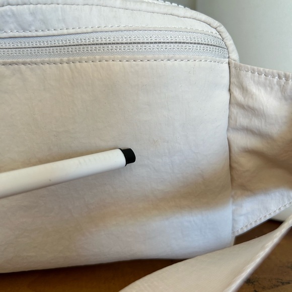 Lululemon Everywhere Belt Bag Large 2L, White Opal - Picture 4 of 5